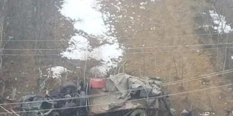 Bandipora: Death toll rises to 4 as Army vehicle falls into gorge; 2 soldiers critical 