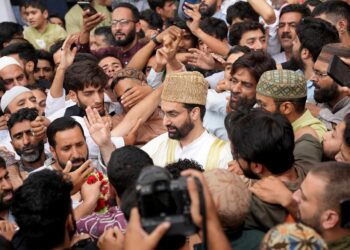 J&K Police to Restore Security for Mirwaiz Umar Farooq  