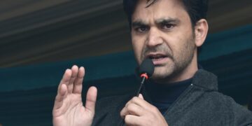 Heated Debate in J&Kashmir Assembly Over Waheed Parra’s  Allegations