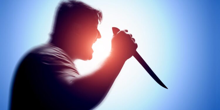 Woman Attacked with Knife by Beggar in Lolab