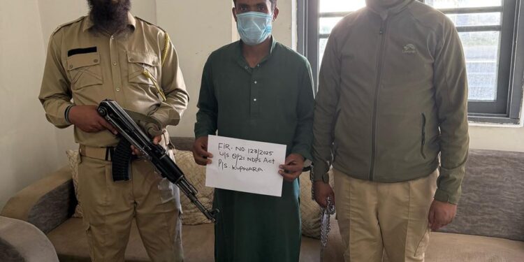 Kupwara Police Nabs Drug Peddler in Drugmulla, Narcotics Seized